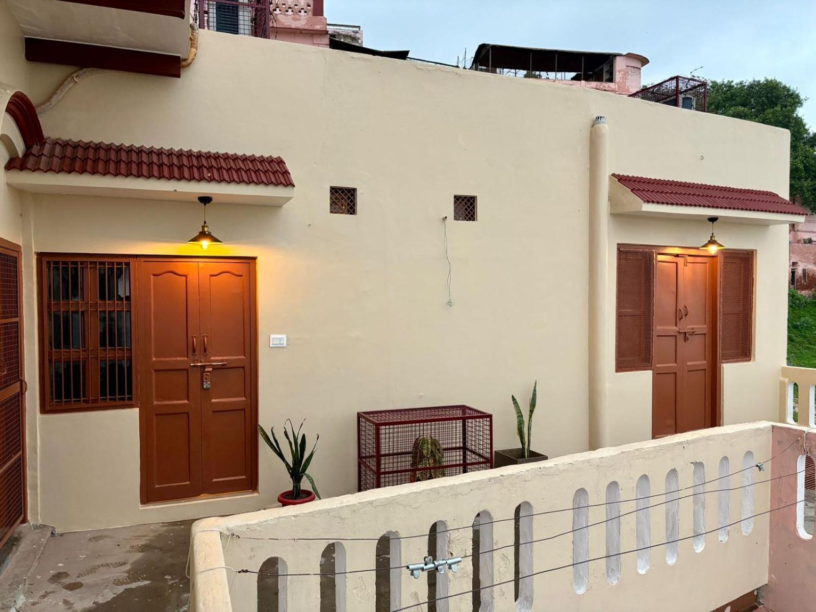 Vintage River Homestay Varanasi Exterior photo