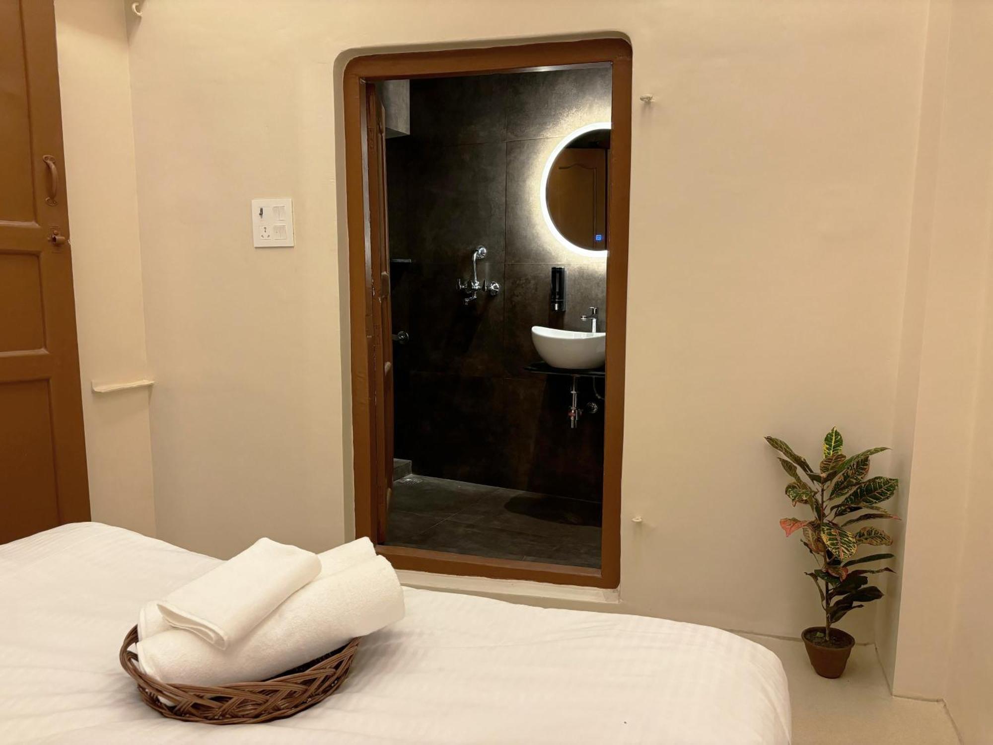 Vintage River Homestay Varanasi Exterior photo