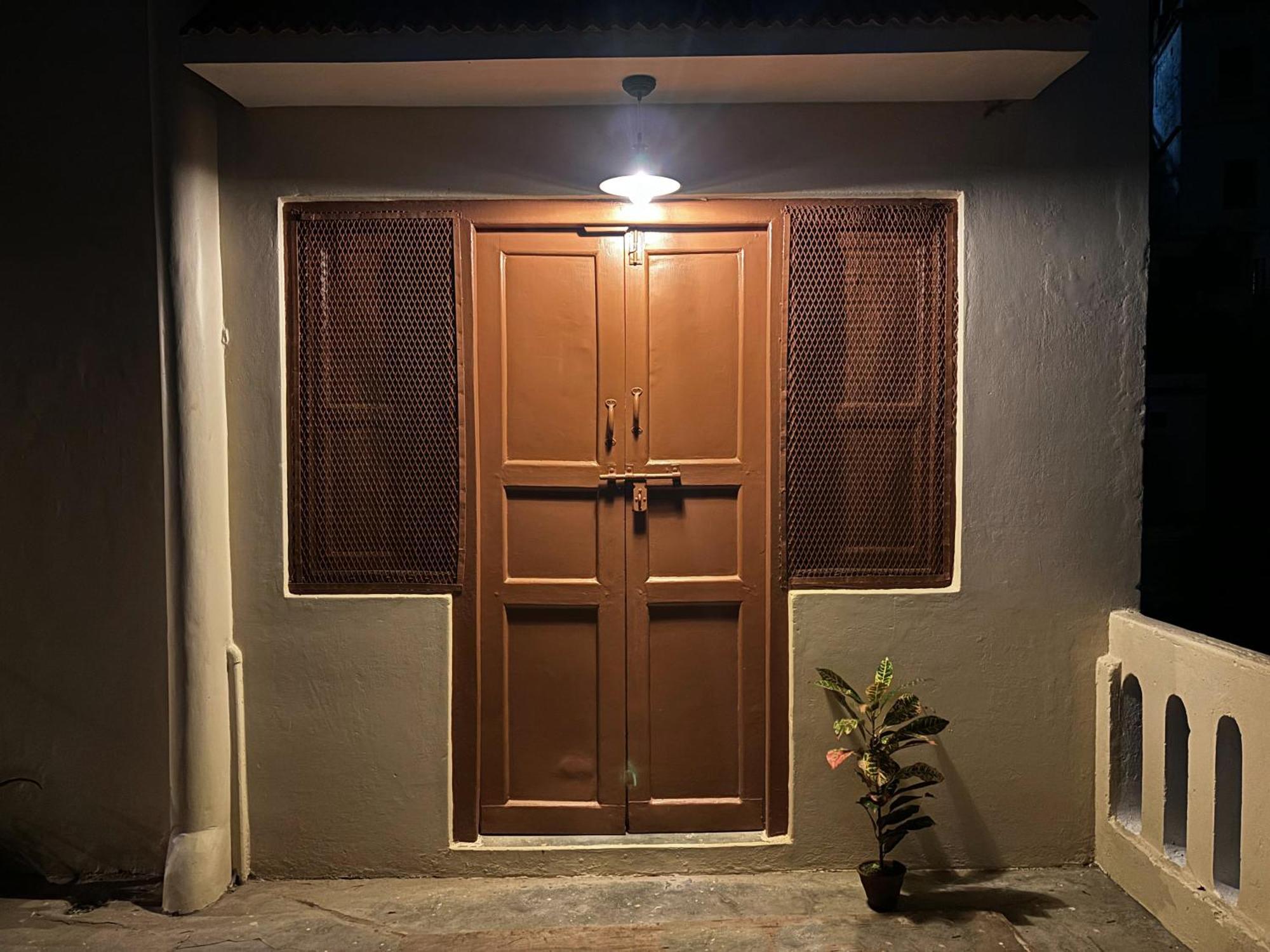 Vintage River Homestay Varanasi Exterior photo