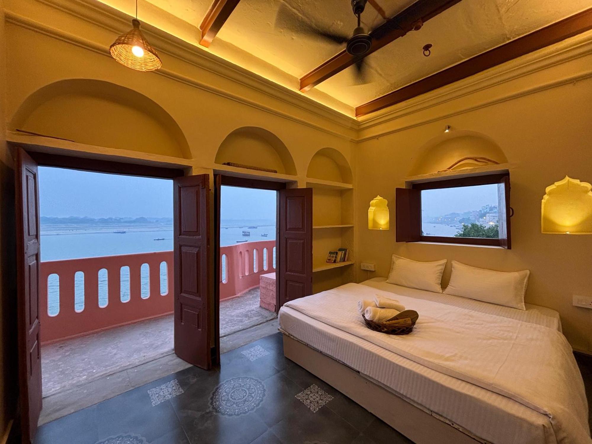Vintage River Homestay Varanasi Exterior photo